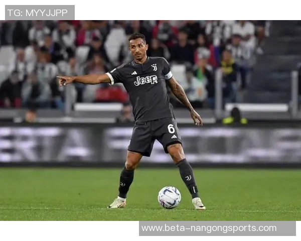 达尼洛：从青涩小将到世界级球星的成长之路与奋斗历程